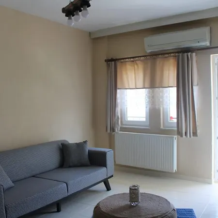 Dionyssos Apartment
